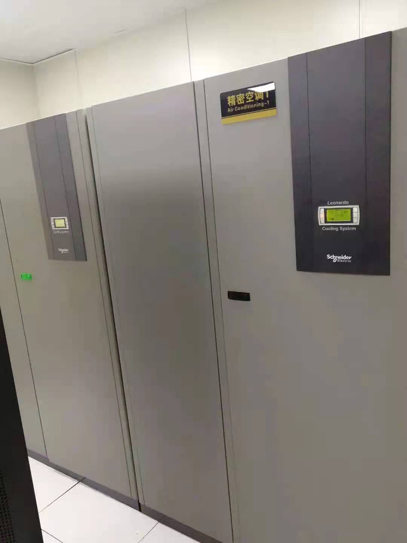 湘潭某研究院-施耐德雷納多系列精密空調(diào)